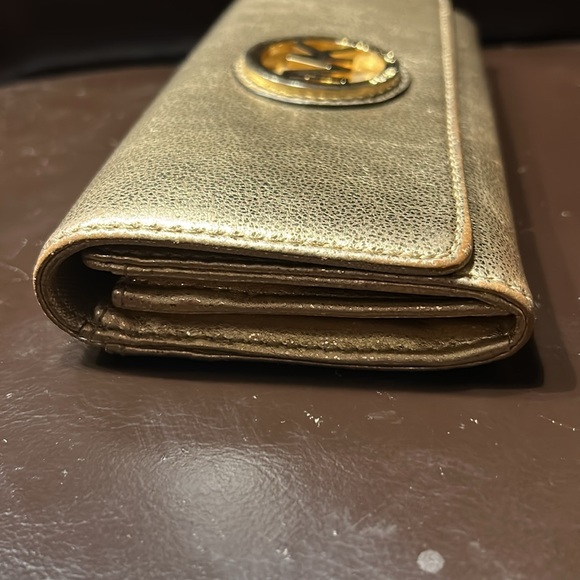 Michael Kors wallet - Picture 4 of 9
